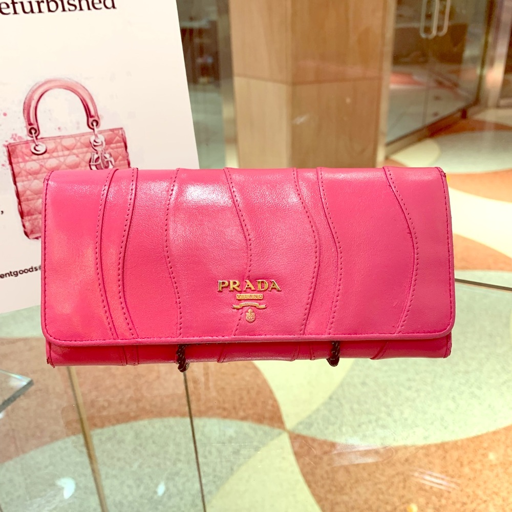 HP🎉Prada Saffiano Waves Wallet
